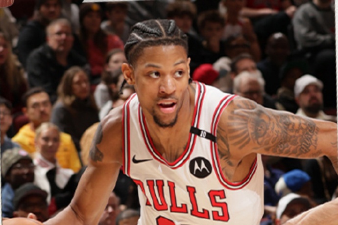 公牛队官宣：杰伦 - 史密斯与达伦 - 特里互换球衣号码